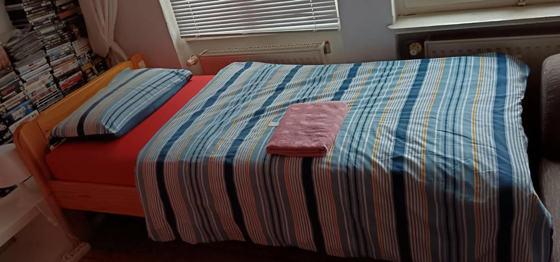 Sharing Bedroom With Host Near Alexanderplatz Berlin Tyskland