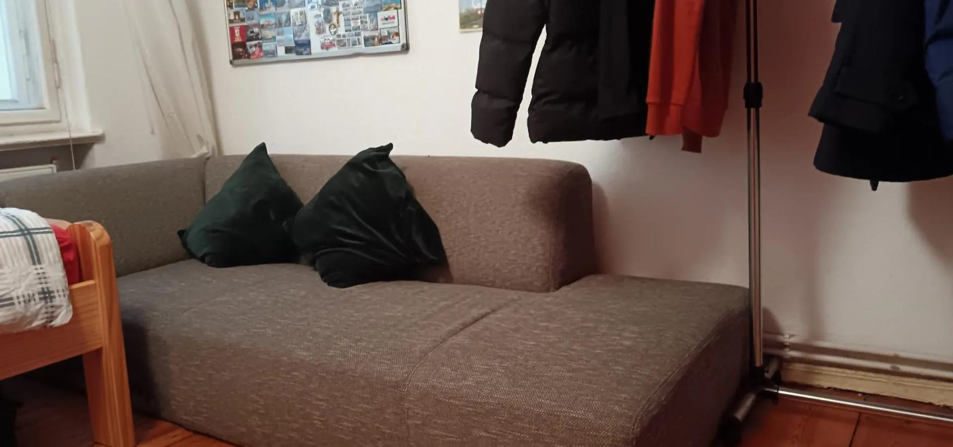 Sharing Bedroom With Host Near Alexanderplatz Berlin