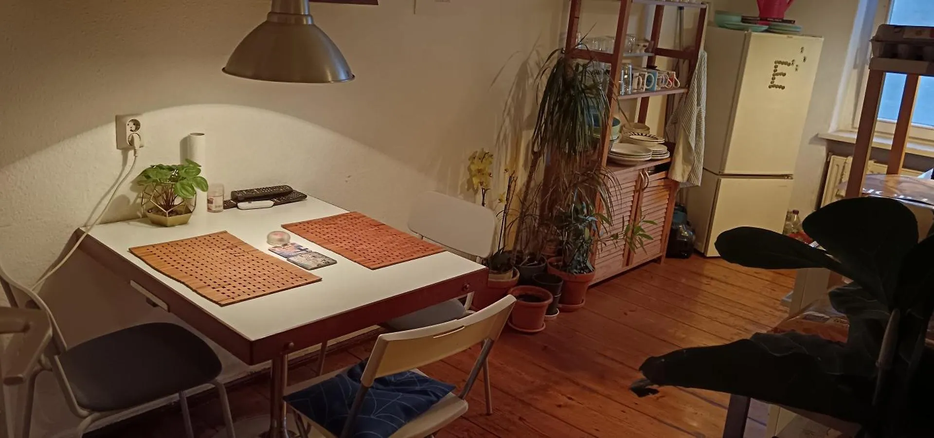 אכסניה ברלין Sharing Bedroom With Host Near Alexanderplatz